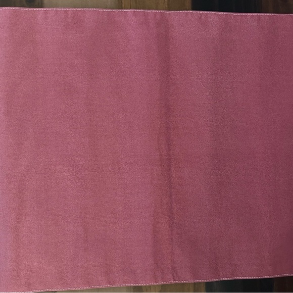 LIMITED TIME $5 ITEM!! Elegant Pink Decorative Table Runner - Picture 5 of 6